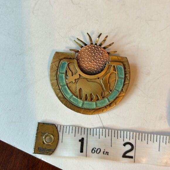 Women’s Vintage Mixed Metal Wild Animals and Setting Sun Brooch - Picture 5 of 5